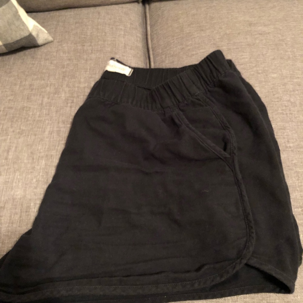 Madewell black pull on shorts size medium
